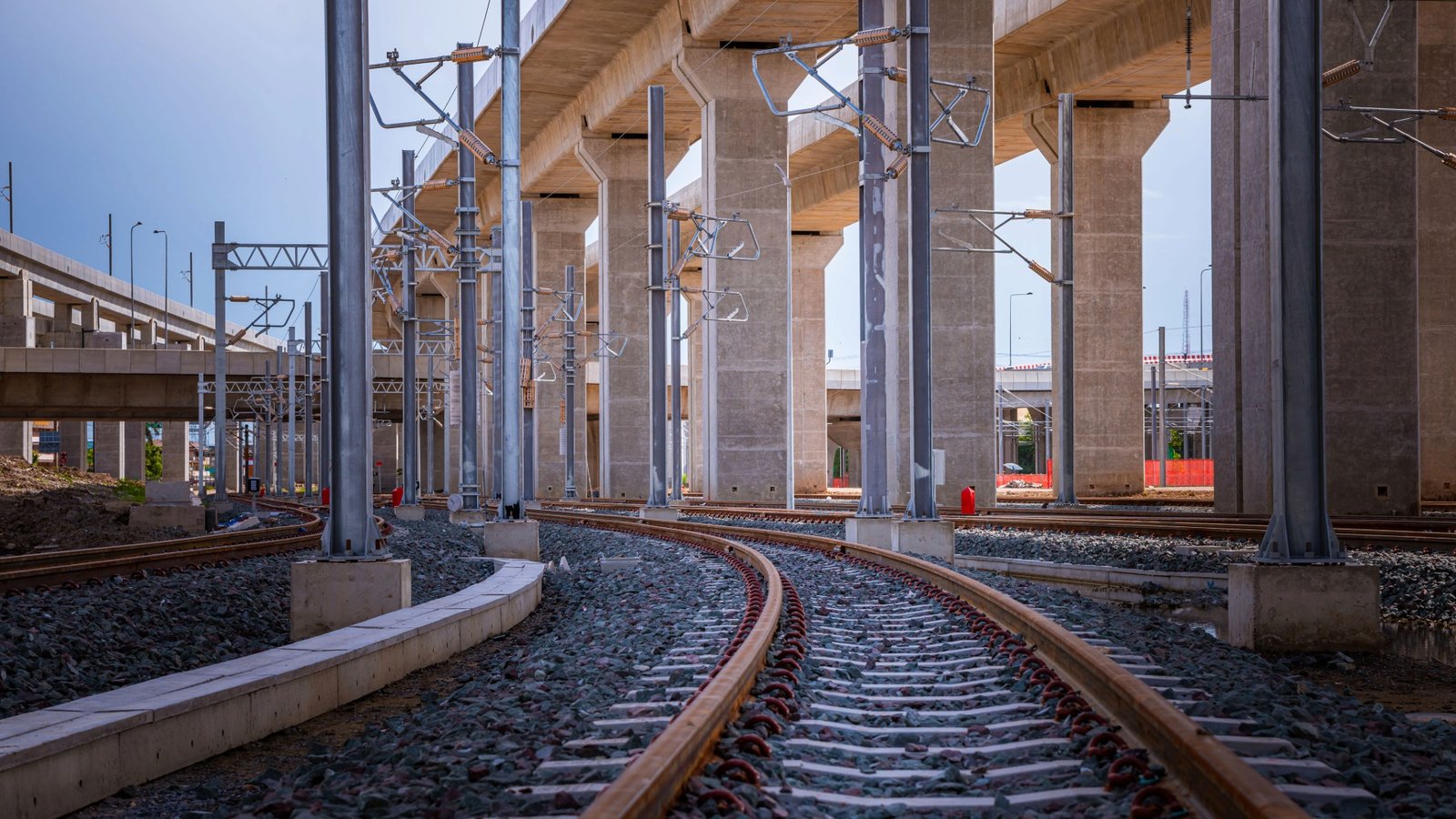 Heavy Equipment for Metro and Rail Projects: Machines Behind India's Expansion